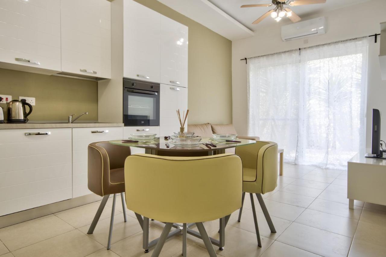 Azure Haven - Gzira Apartments And Penthouse By Shortletsmalta Exterior foto