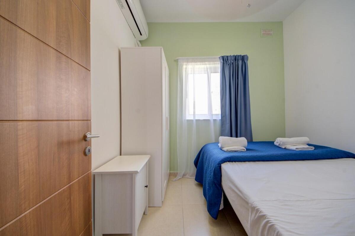 Azure Haven - Gzira Apartments And Penthouse By Shortletsmalta Zimmer foto