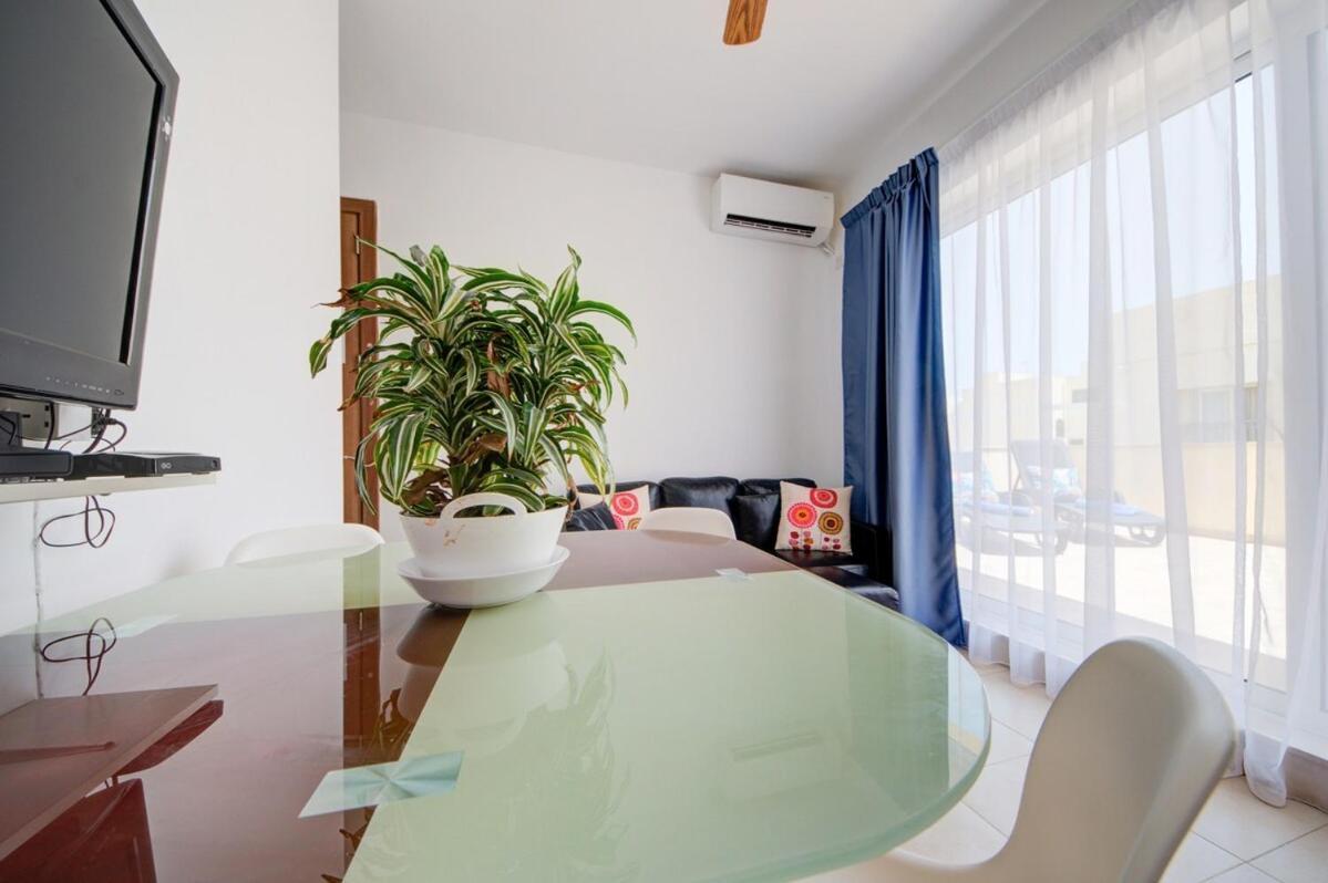 Azure Haven - Gzira Apartments And Penthouse By Shortletsmalta Zimmer foto