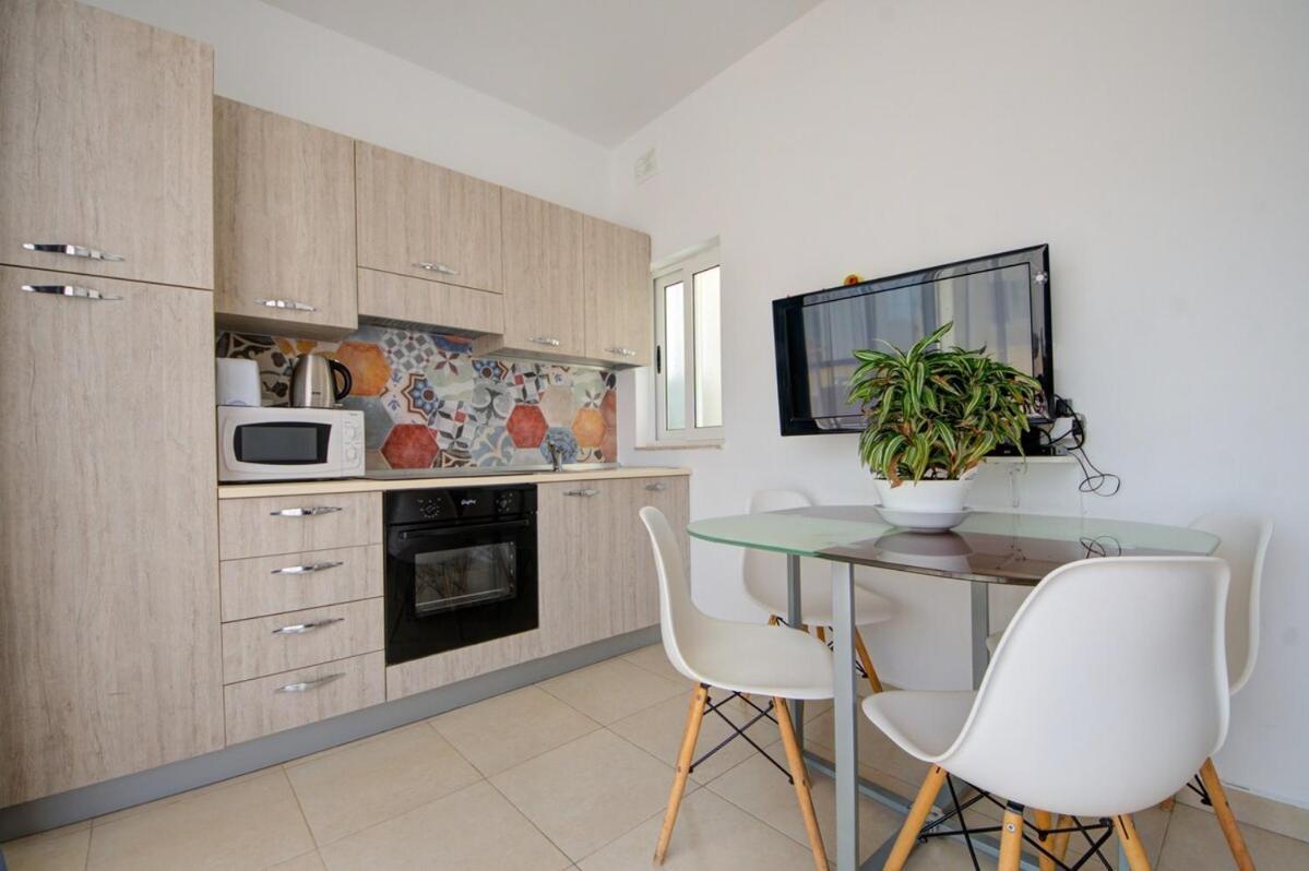 Azure Haven - Gzira Apartments And Penthouse By Shortletsmalta Zimmer foto