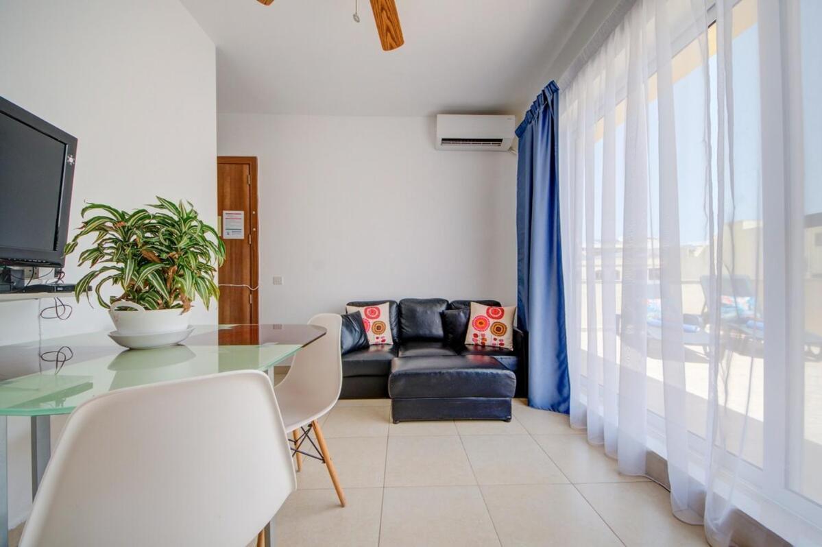 Azure Haven - Gzira Apartments And Penthouse By Shortletsmalta Zimmer foto